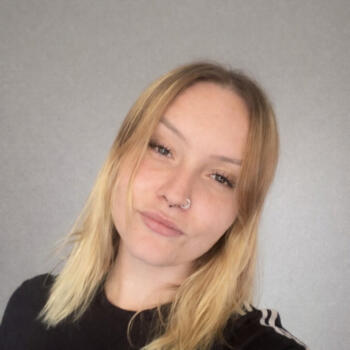 Babysitter in Bathurst: Meg