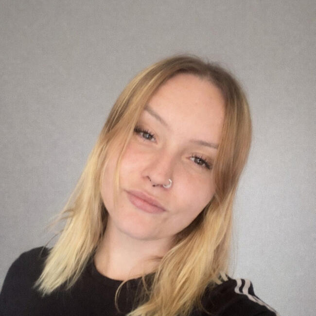 Babysitter in Bathurst: Meg