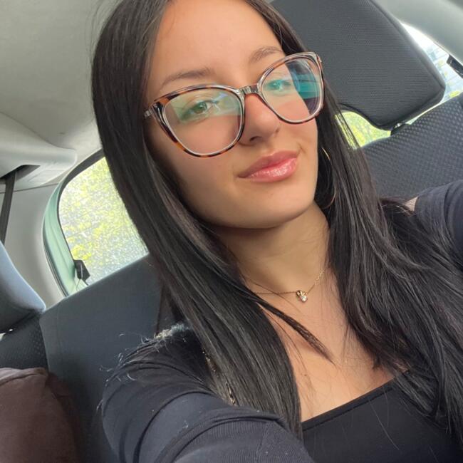 Babysitter στην περιοχή Θεσσαλονίκη: Ειρήνη-Ίριδα