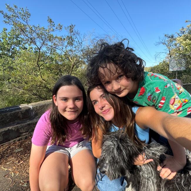 Babysitter in Melbourne: Indie