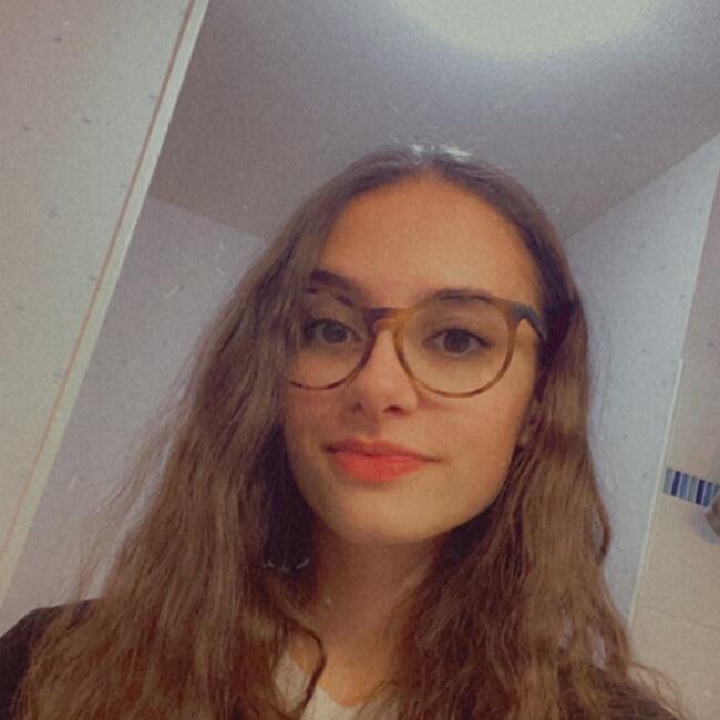 Babysitter in Floirac: Vania