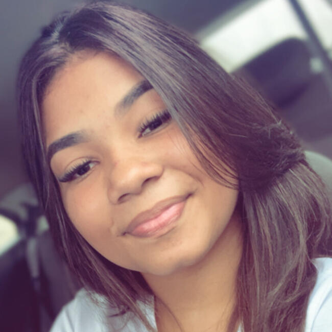 Babysitter in Campinas: Naomi