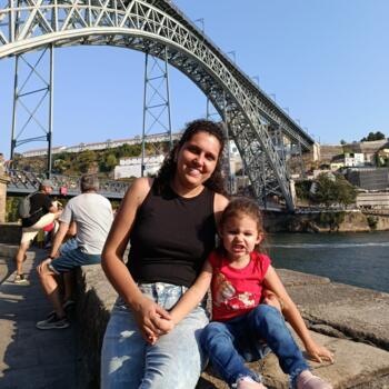 Babysitting job in Trofa: babysitting job Thainara