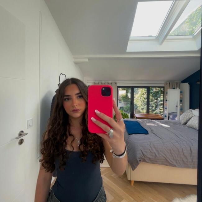 Babysitter in Le Chesnay: Emma