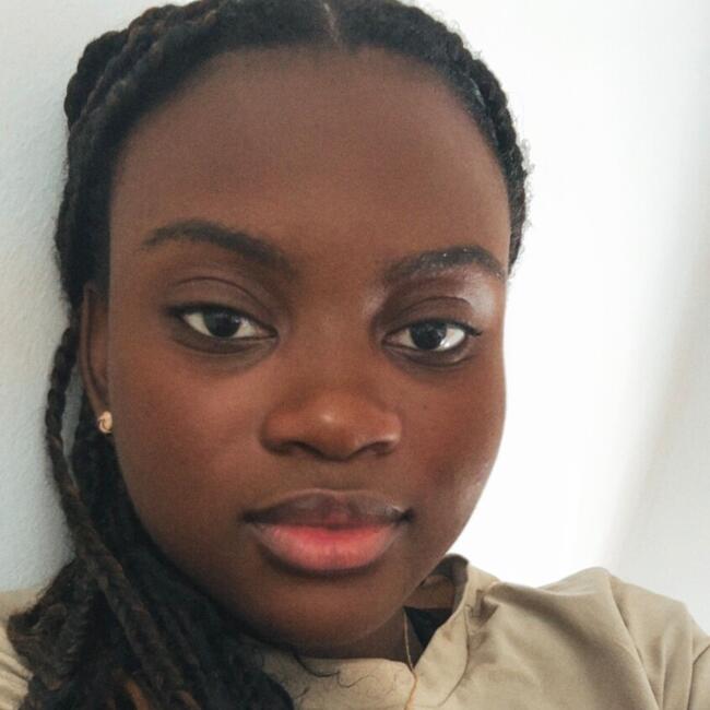 Babysitter em Lisboa: Valéria