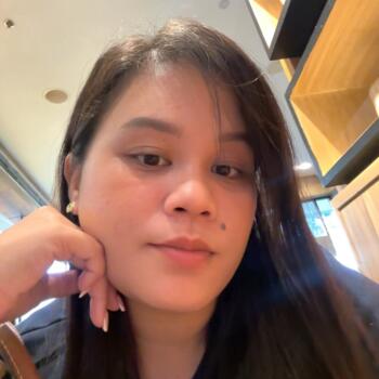 Babysitter in Cagayan de Oro: Julia Cates