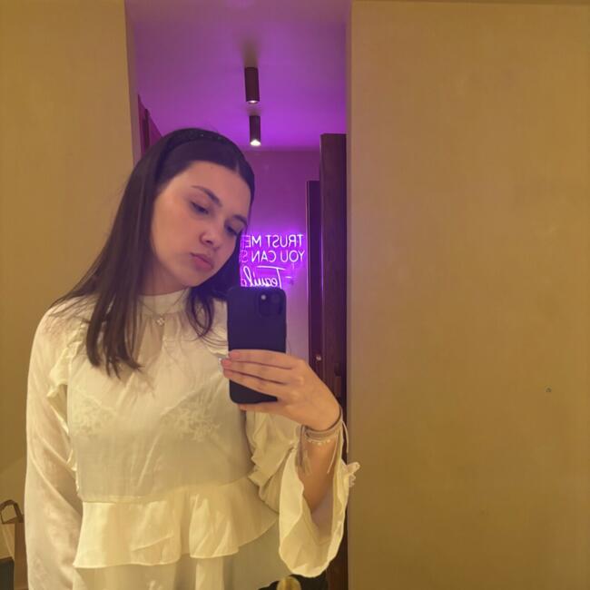 Babysitter in Dunakeszi: Alexandra