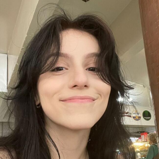 Babysitter em Porto: Nicole