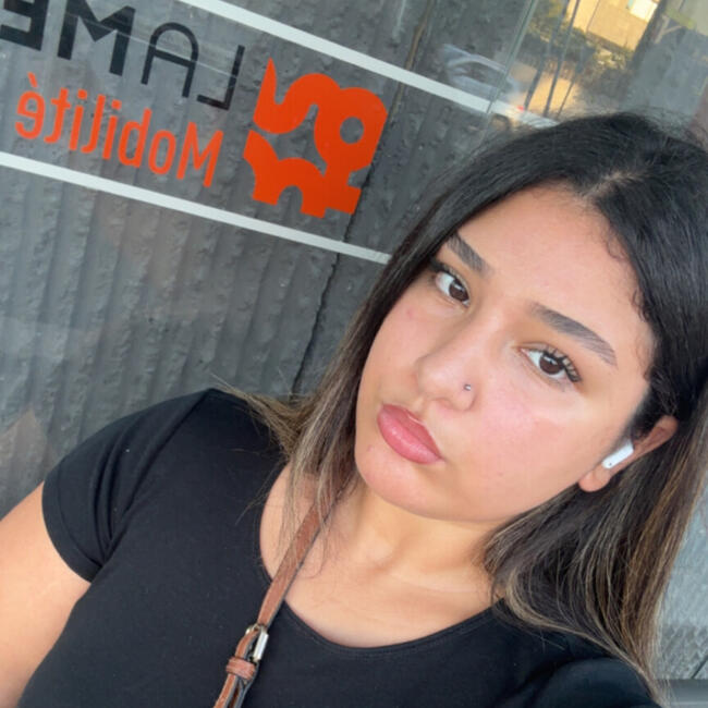 Babysitter in Marseille: Yasmine