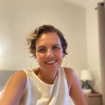 Babysitter em Almada: Paula