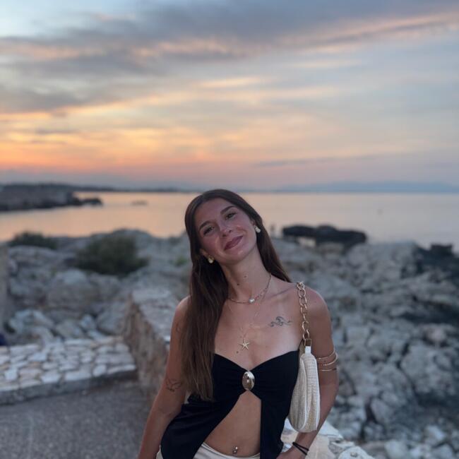 Nanny in Vallirana: Ariadna