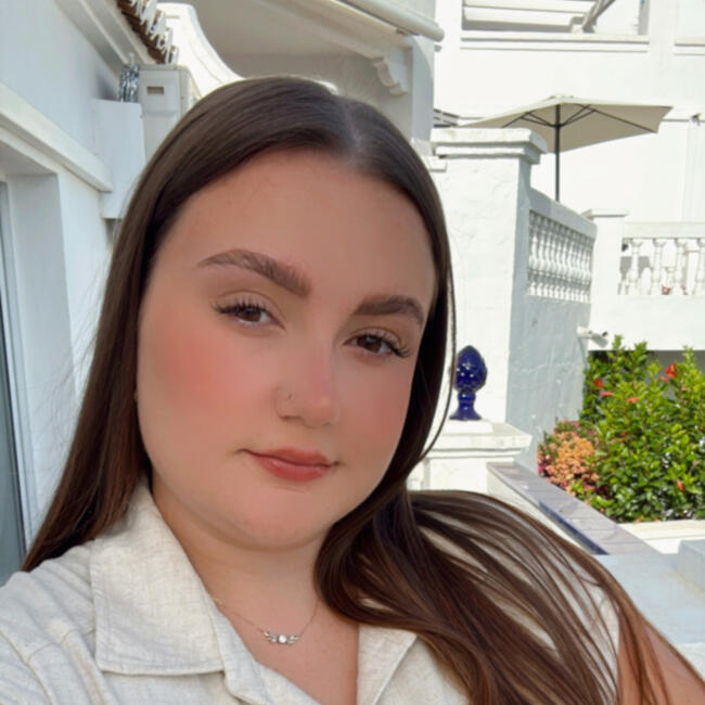 Babysitter in Pessac: Manon