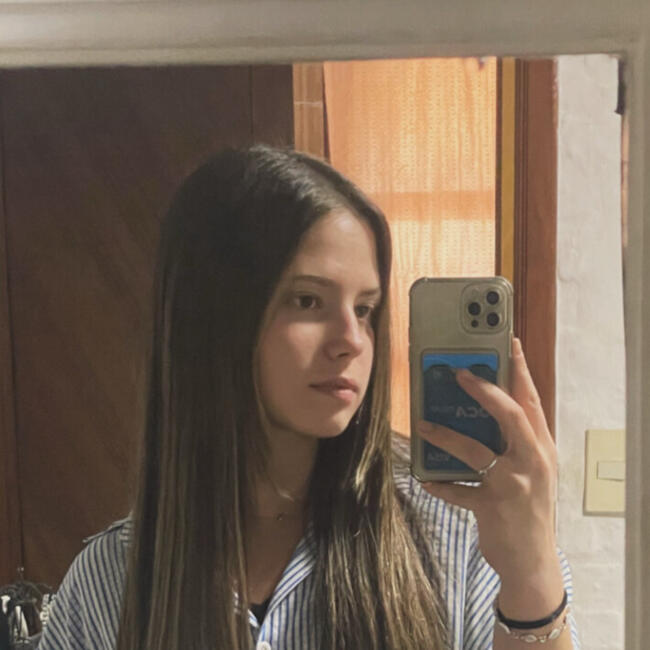 Babysitter in Carmelo: Camila