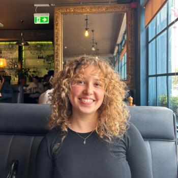 Babysitter in Tours: Emilie