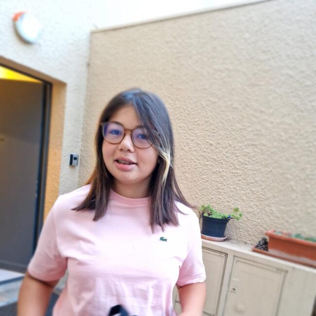 Babysitter in Nîmes: Melissa 