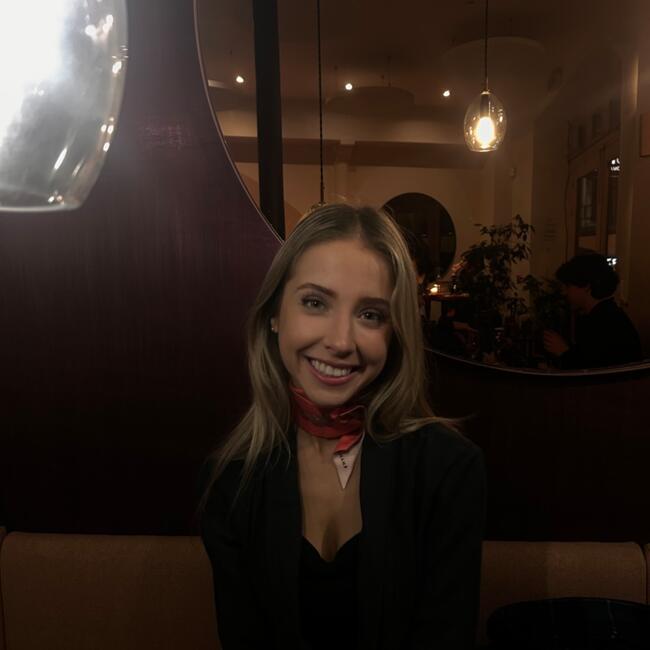 Babysitter in Paris: Livia