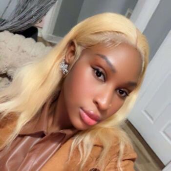 Babysitter Montreal: Aicha