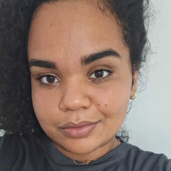 Babysitter in Balneário Camboriú: Quezia