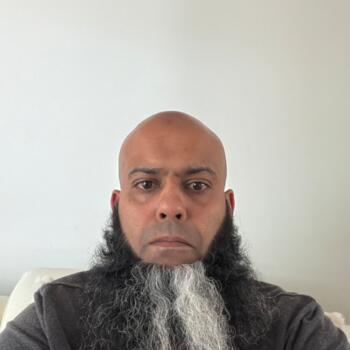 Babysitting job in Brisbane: babysitting job Shahin