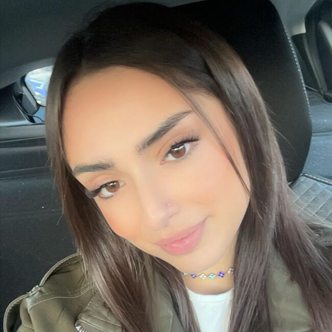 Babysitter in Roche-la-Molière: Jade