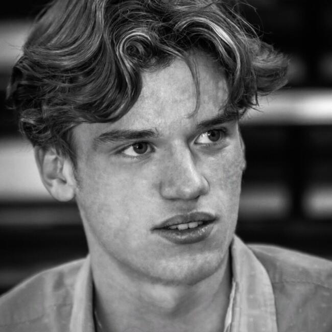 Babysitter in Écotay-l'Olme: Louis