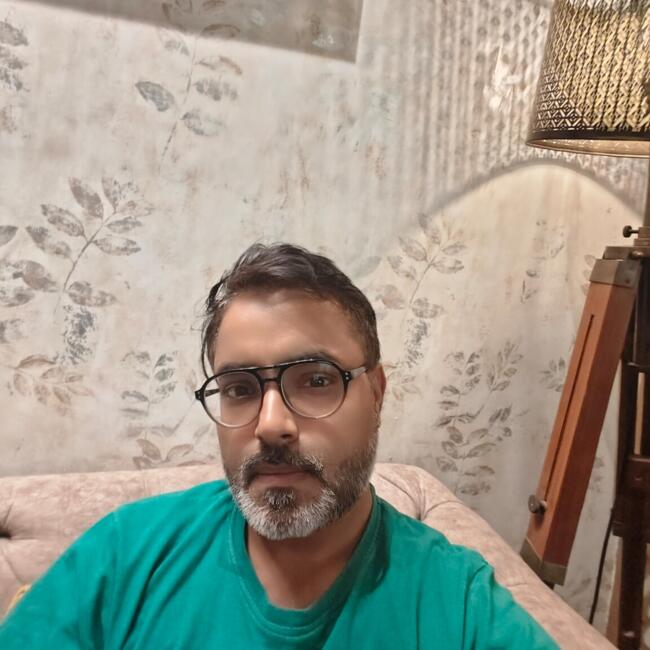 Nārsingi (Rangareddi) में बेबीसिटिंग की नौकरी: Shivendra