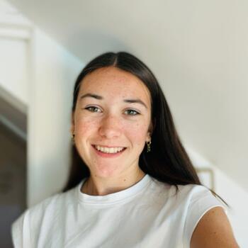 Babysitter in Saint-Nazaire: Youna