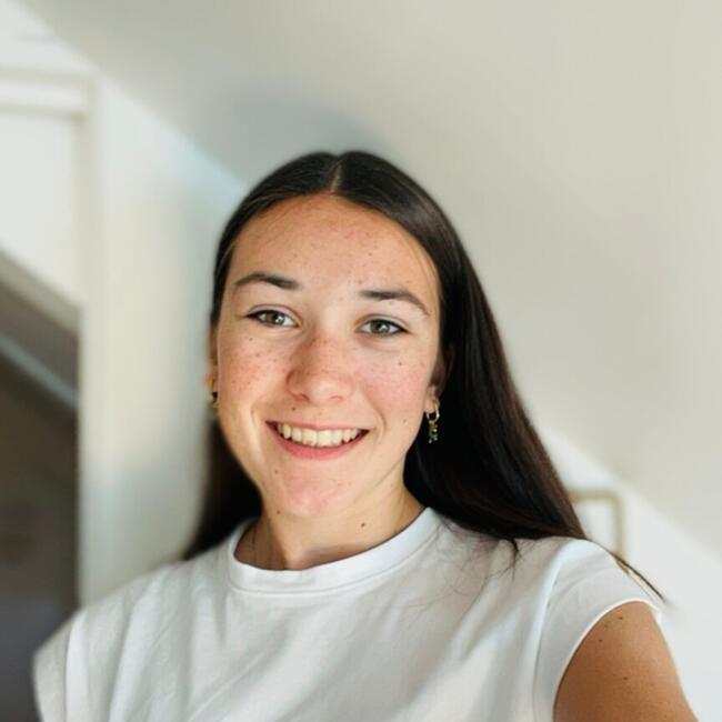 Babysitter in Saint-Nazaire: Youna