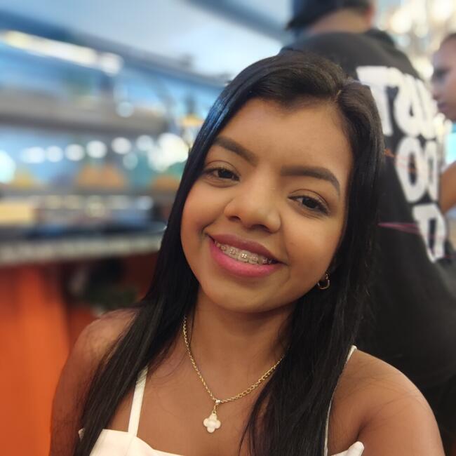 Babysitter in Ananindeua: Anna