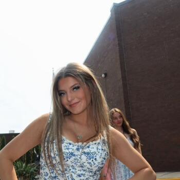 Babysitter in Smithtown: Daniella