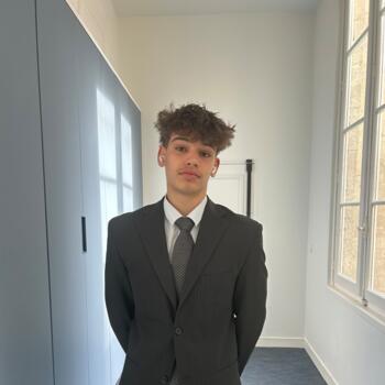 Babysitter in Bordeaux: Victor