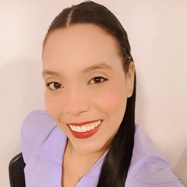 Babysitter in Soledad: YESENIA