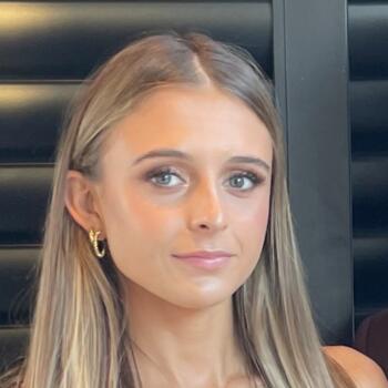 Niñera en Dunedin: Poppy