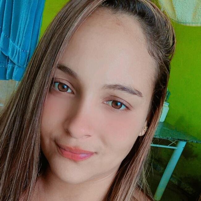Babysitter in Araçuaí: Vanessa