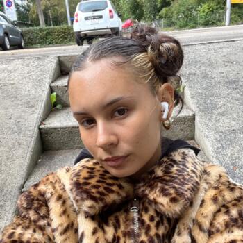 Babysitter in Bern: Olivia