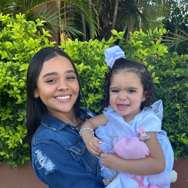 Babá em Contagem: Giovanna Emanuele