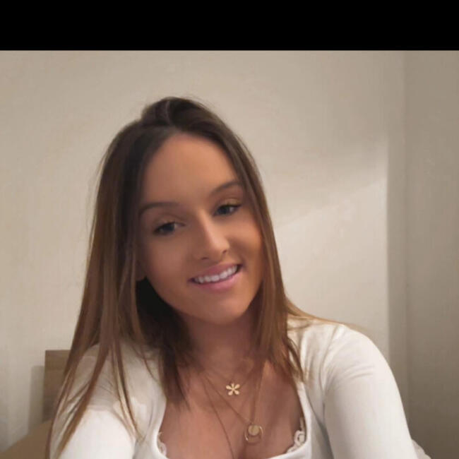 Babysitter in Givenchy-en-Gohelle: Marine