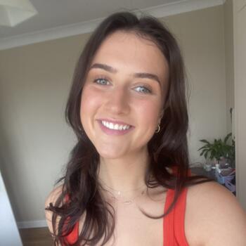 Babysitter in Limerick: Emily
