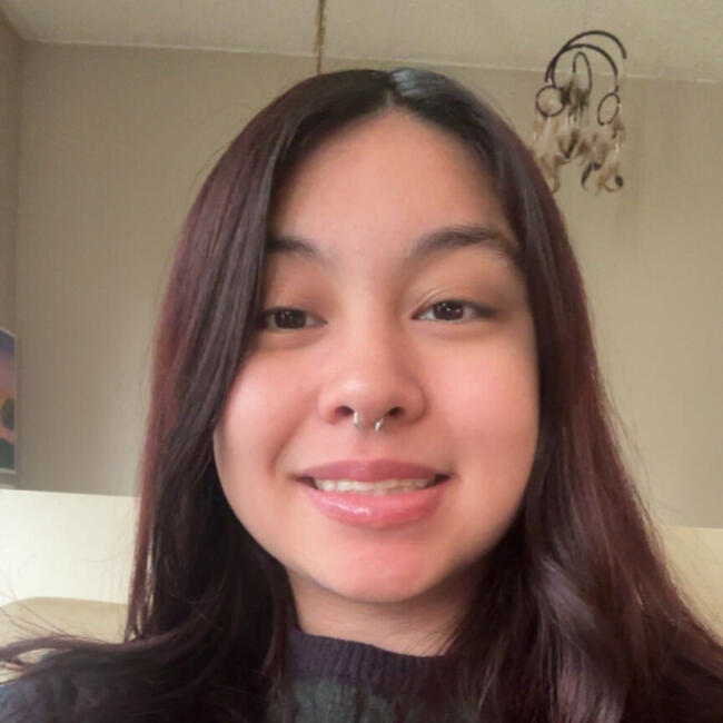 Baby-sitter in Calgary: Indica