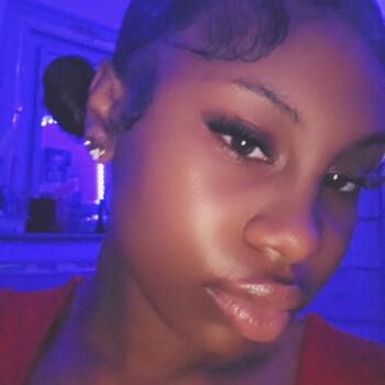 Babysitter in Oakland: Queen