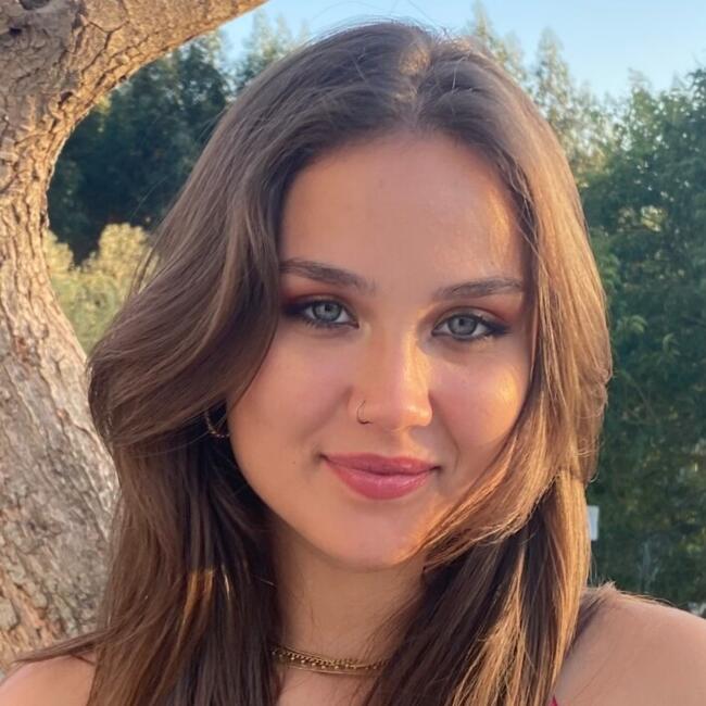 Babysitter em Porto: Maria