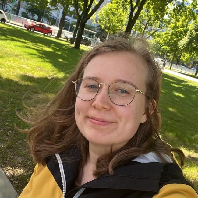 Babysitter in Sligo: Ella