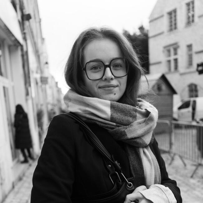 Babysitter in Orléans: Stella