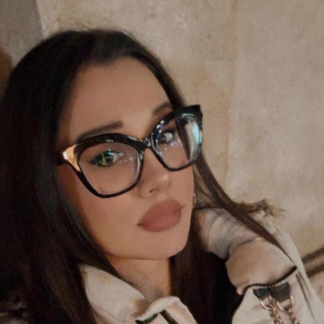 Babysitter in Catania: Aurora