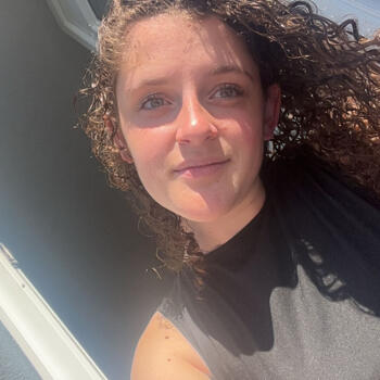 Babysitter in Puy-Guillaume: Alicia