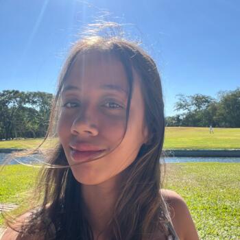Babysitter in Salvador: Clara
