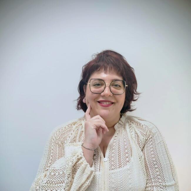 Canguro en Alicante: Gina