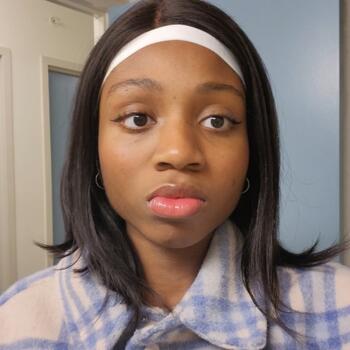 Babysitter in Calgary: Jasmine