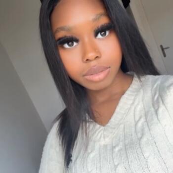 Babysitter in Paris: Jamila