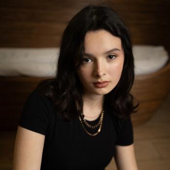 Babysitter in Magny-les-Hameaux: Blanche